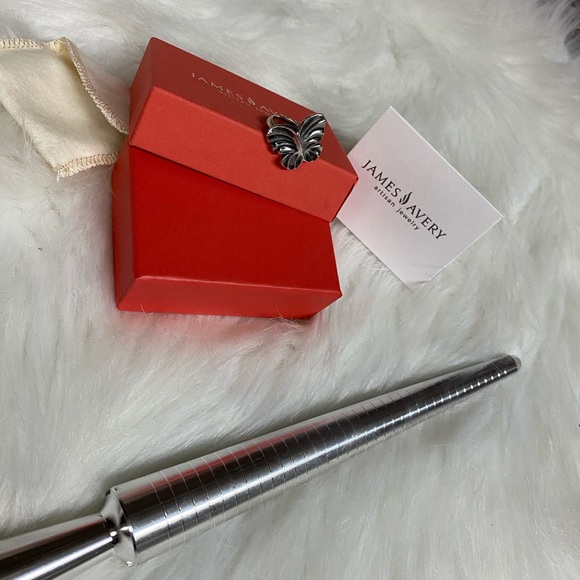 James Avery Retired Soft Butterfly Ring - Picture 1 of 6